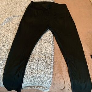 Lululemon leggings never worn the leggings r not thick